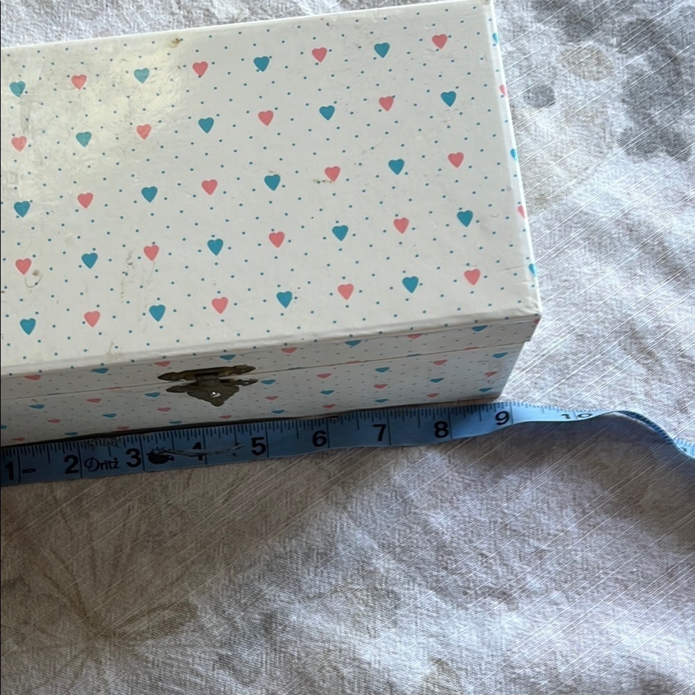 Heart Pattern Jewelry Box - Picture 9 of 10
